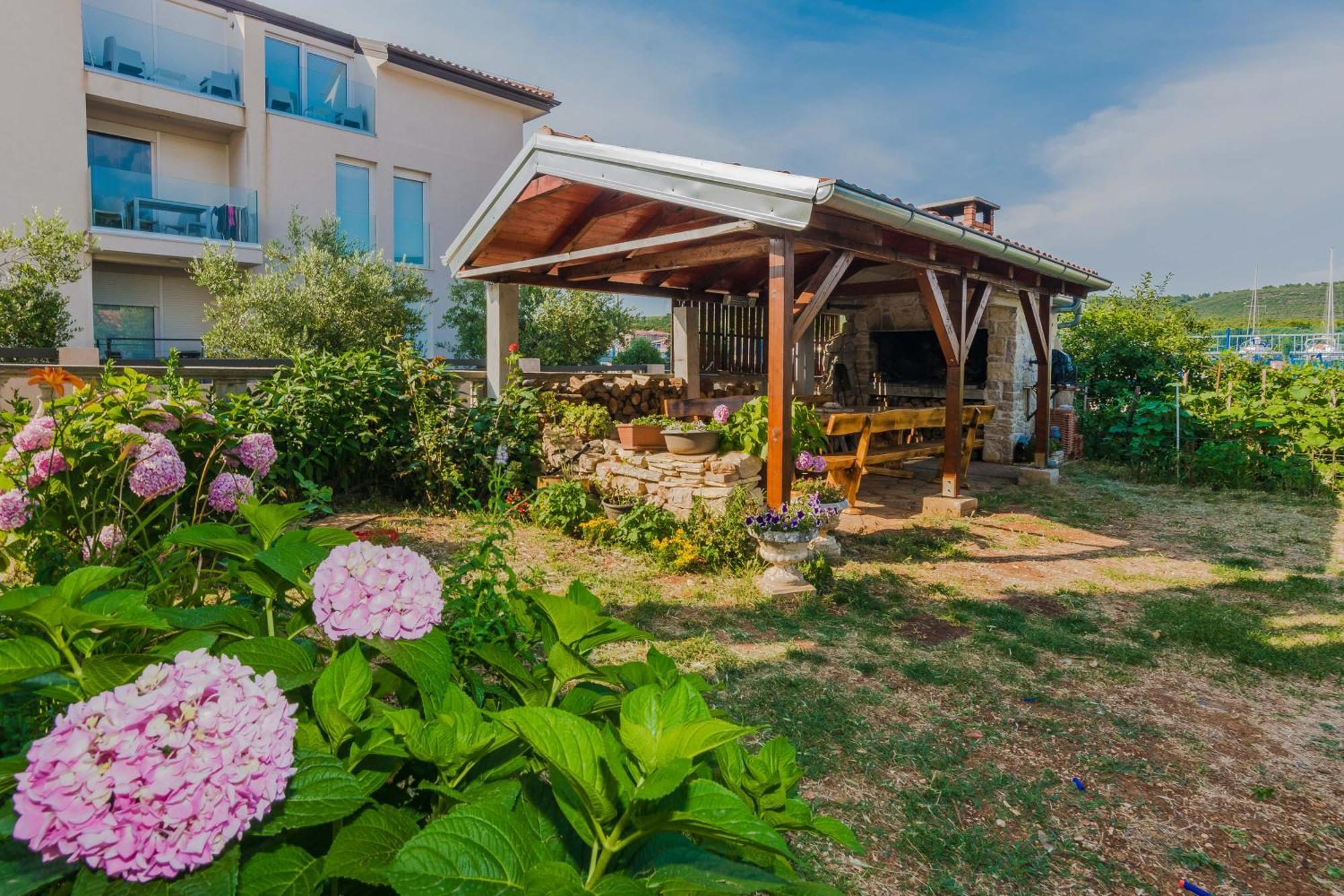Luxury Apartments Monika Near The Sea With Private Parking Bibinje Exterior foto